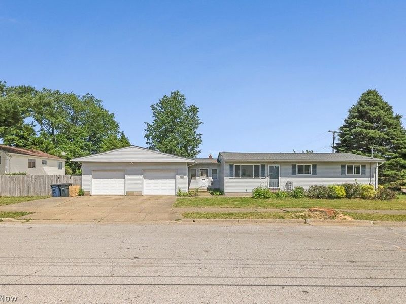 611 Herbert Road, Akron, OH 44312 Photo 2