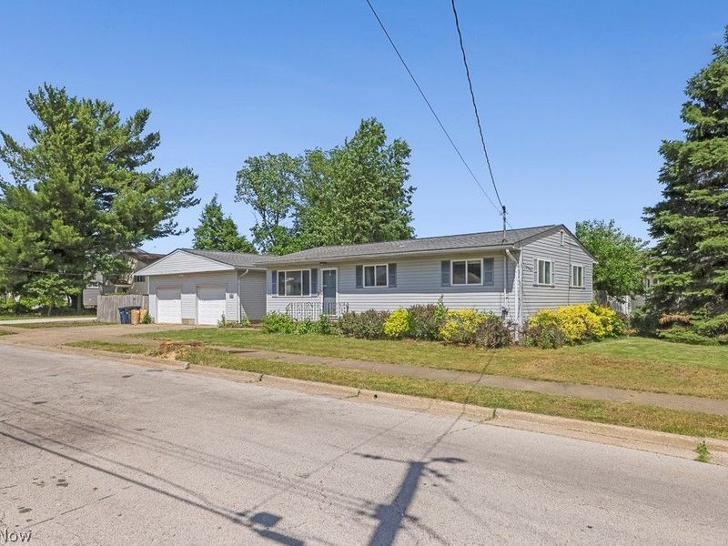 611 Herbert Road, Akron, OH 44312 Photo 3