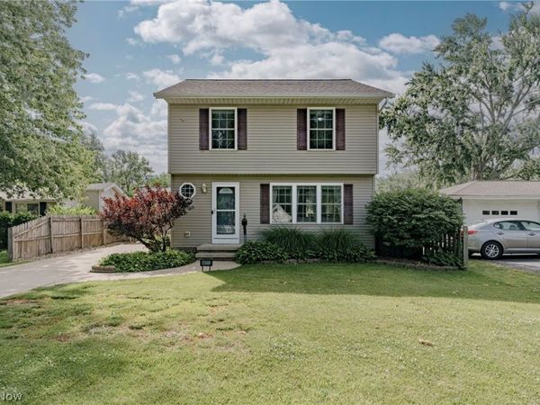 34112 Lake Shore Boulevard , Lakeline, OH 44095