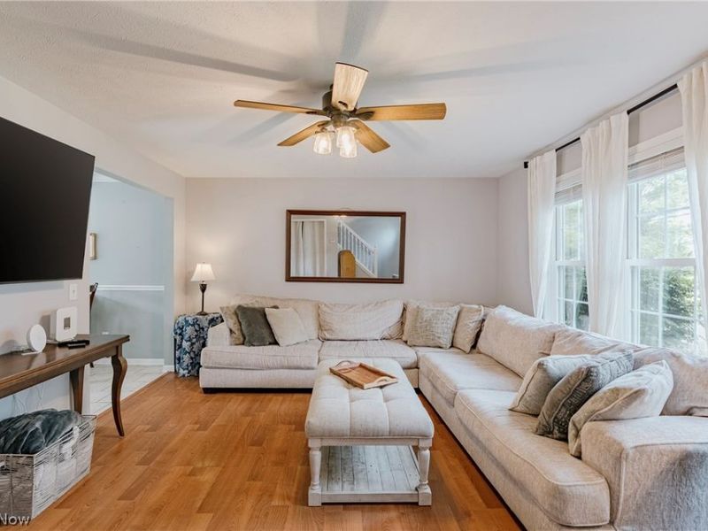 34112 Lake Shore Boulevard , Lakeline, OH 44095 Photo 5