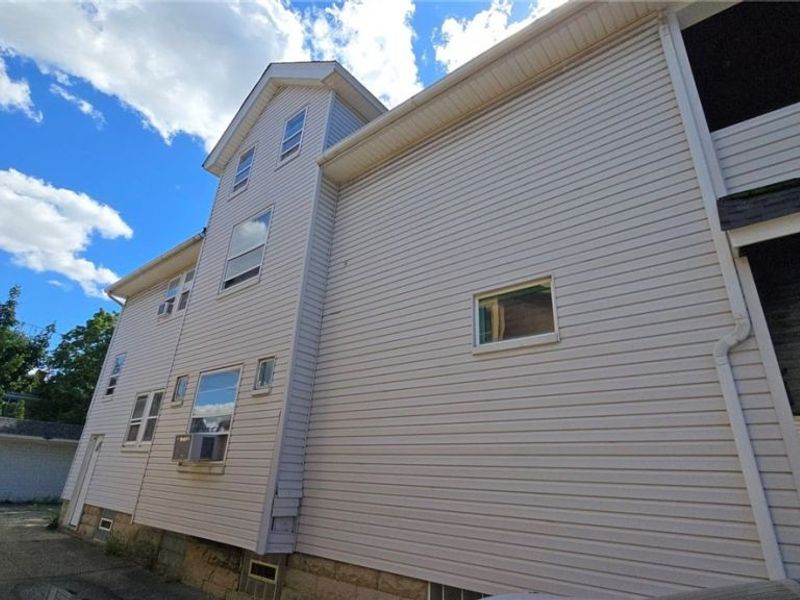 10215 Adelaide Avenue, Cleveland, OH 44111 Photo 8