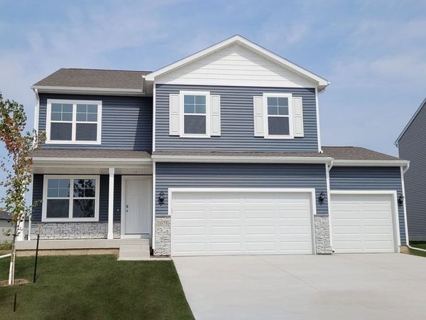 10262 NW 68th Avenue, Johnston, IA 50131