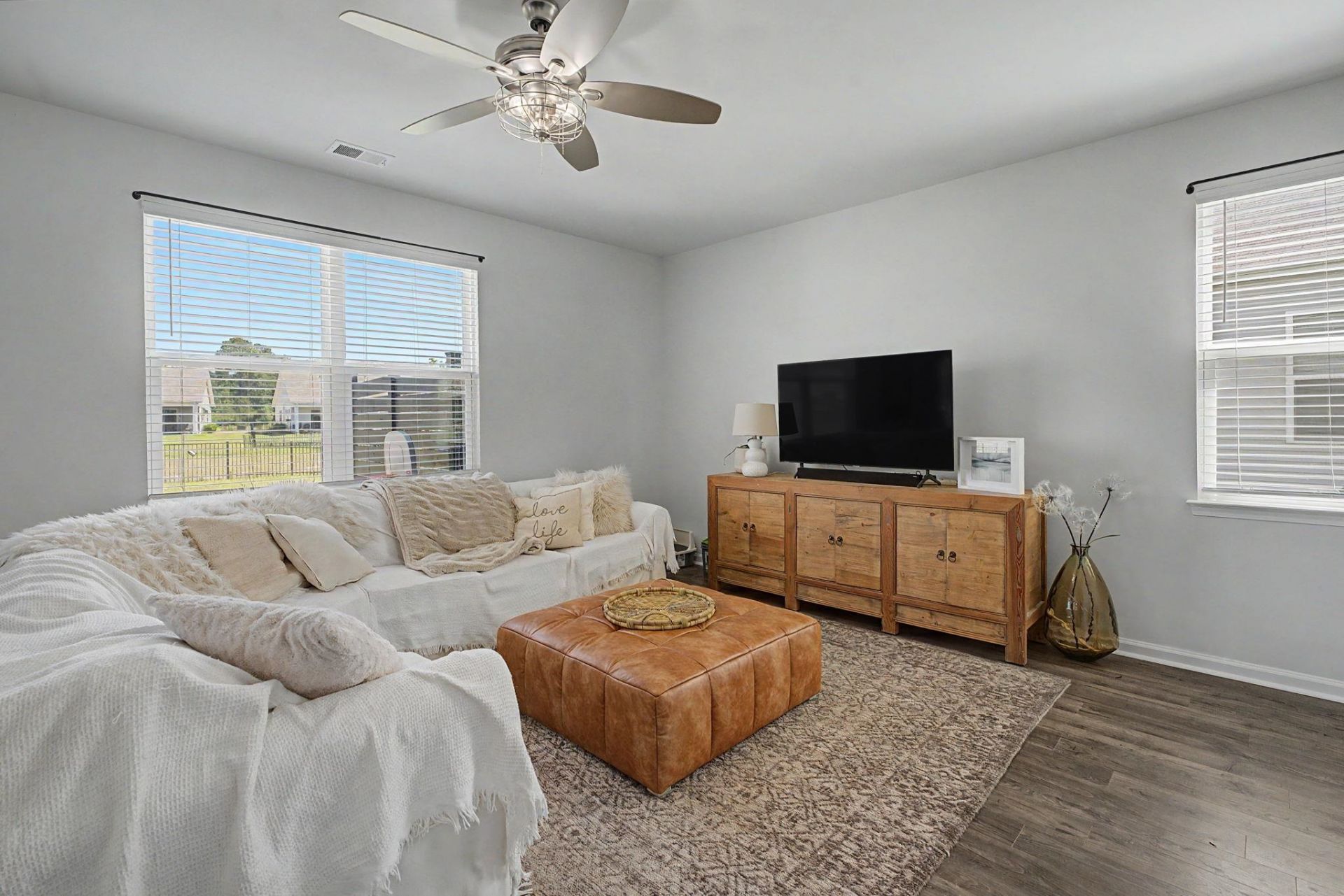 1084 Maxwell Dr. Photo 14