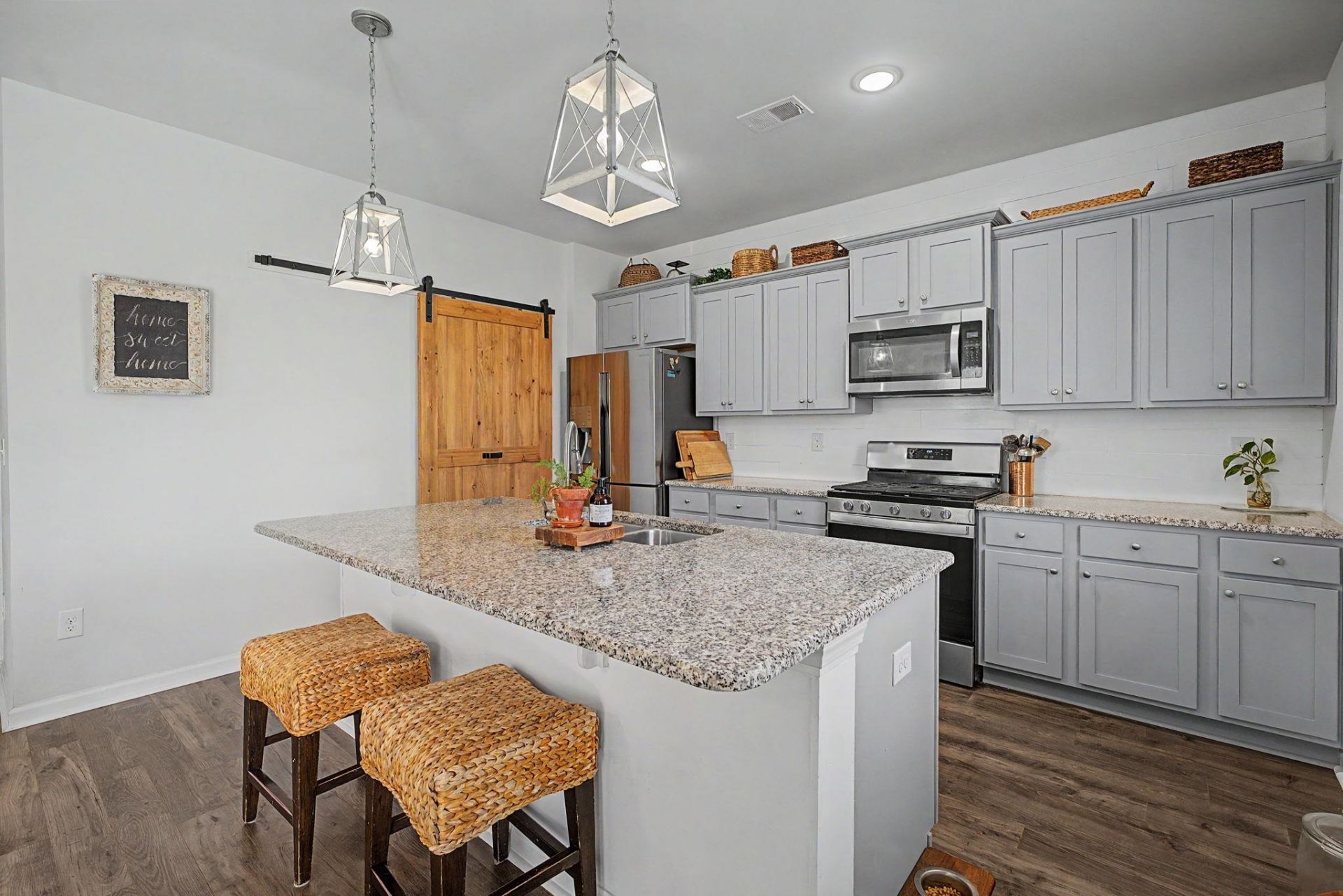 1084 Maxwell Dr. Photo 17