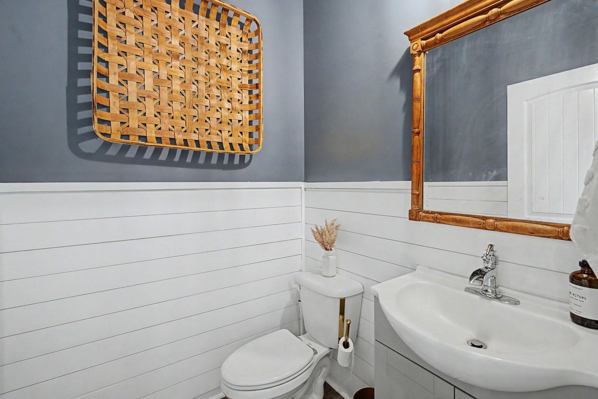 1084 Maxwell Dr. Photo 24