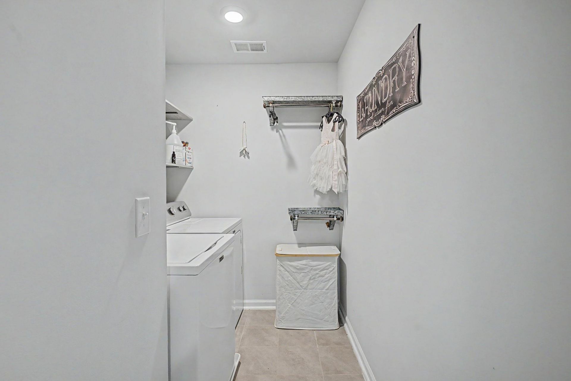1084 Maxwell Dr. Photo 40