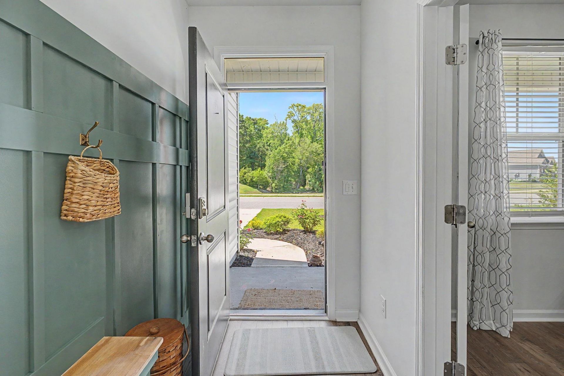 1084 Maxwell Dr. Photo 9