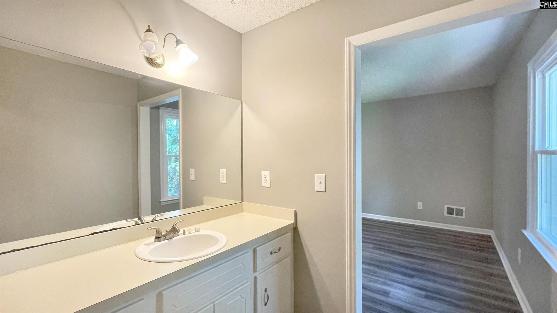 512 N Royal Tower Drive  Photo 23