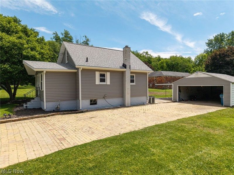 1740 Anton Street , Akron, OH 44320 Photo 2