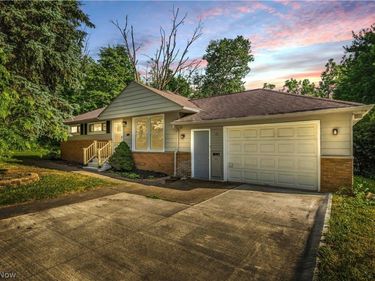 5124 Donovan Drive , Garfield Heights, OH 44125