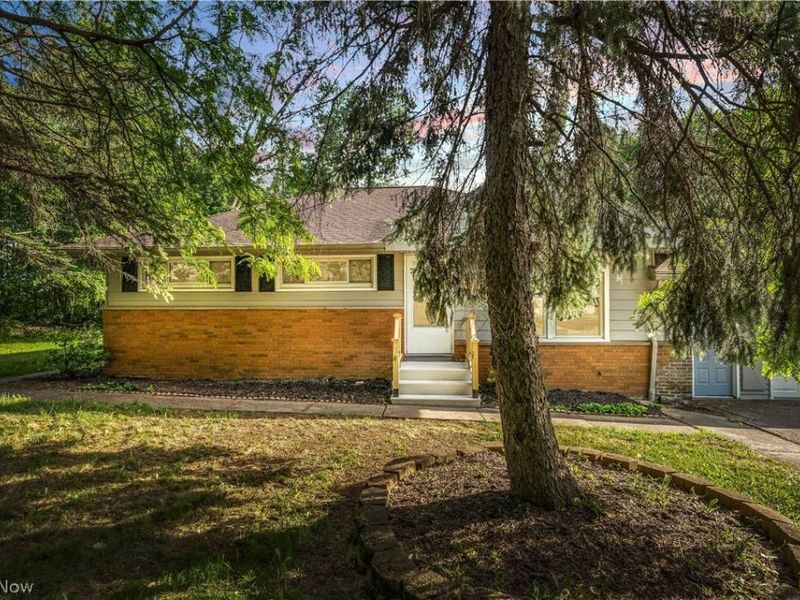 5124 Donovan Drive, Garfield Heights, OH 44125 Photo 2