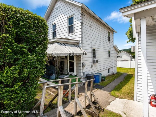 141 Dimmick Street , Throop, PA 18512
