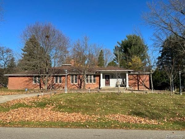 297 VREELAND Drive , Rochester Hills, MI 48309