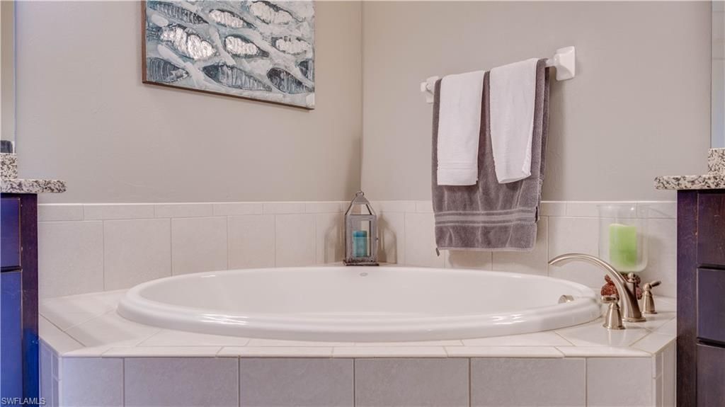 10230 Glastonbury Cir, Unit 202, Fort Myers, FL 33913 Photo