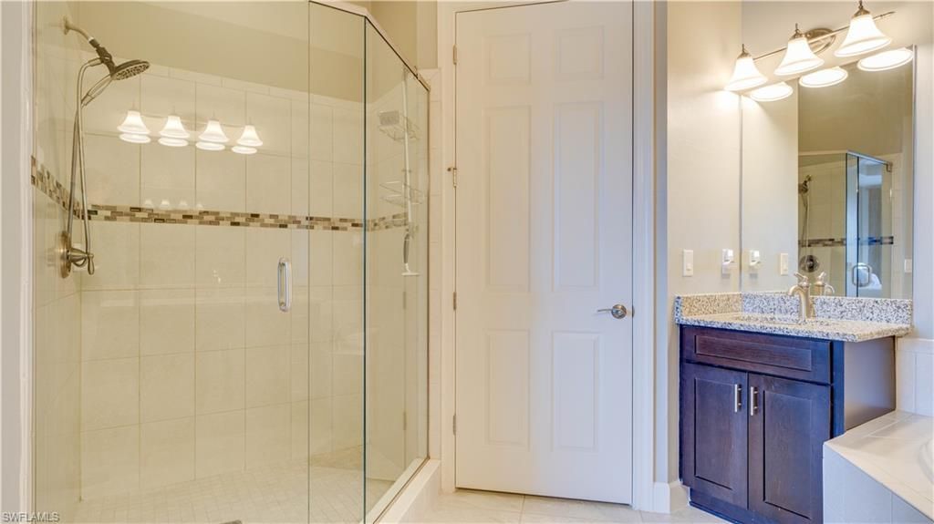 10230 Glastonbury Cir, Unit 202, Fort Myers, FL 33913 Photo