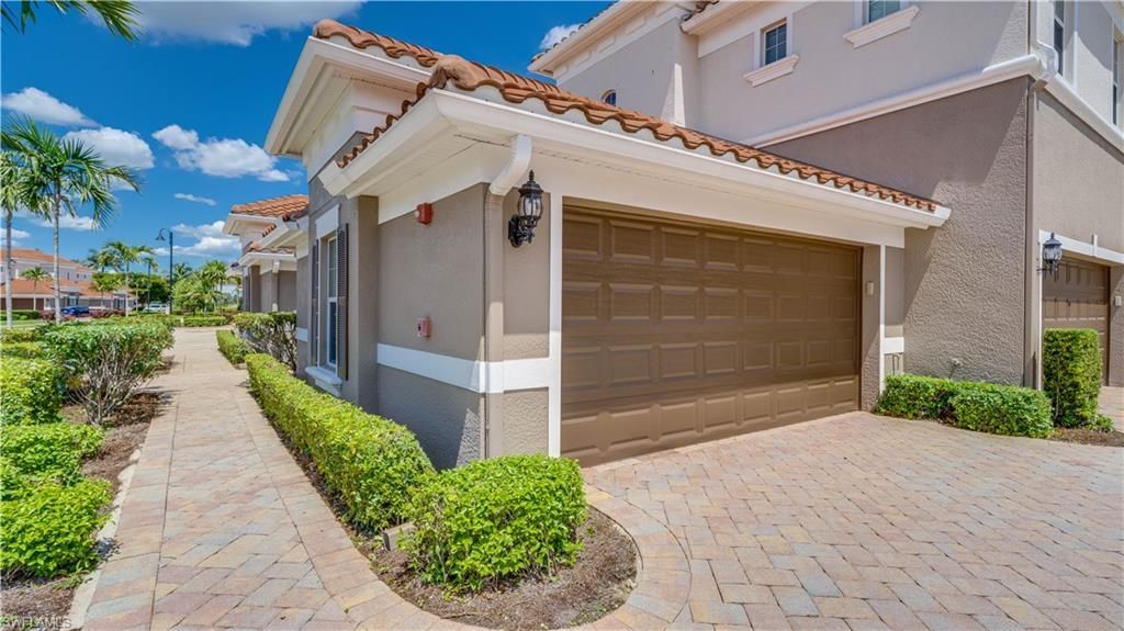 10230 Glastonbury Cir, Unit 202, Fort Myers, FL 33913 Photo