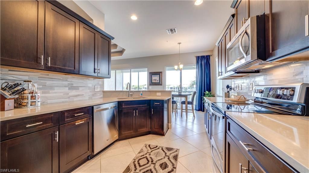10230 Glastonbury Cir, Unit 202, Fort Myers, FL 33913 Photo