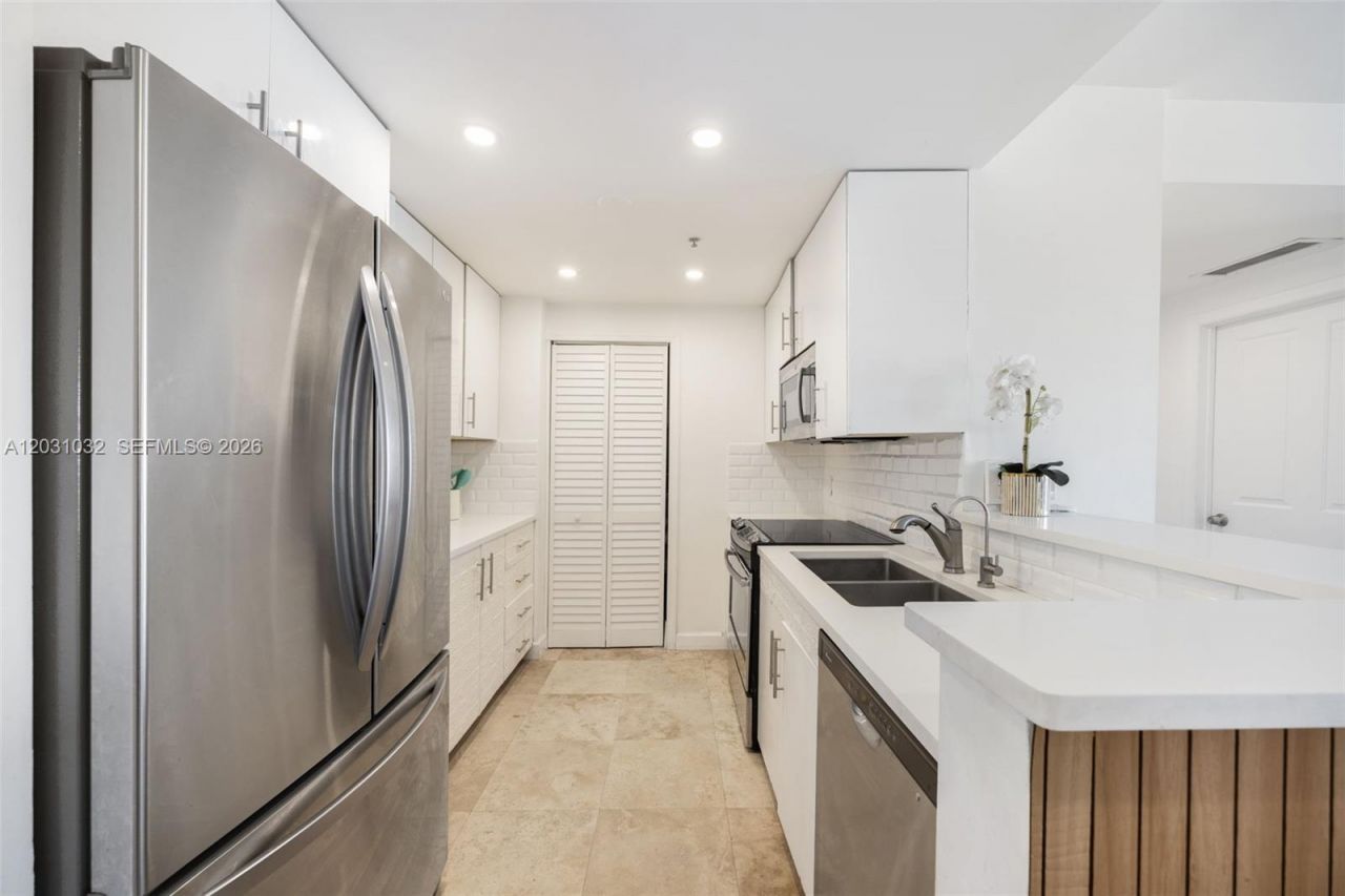 2650 SW 37th Ave, Unit 801, Miami, FL 33133 Photo