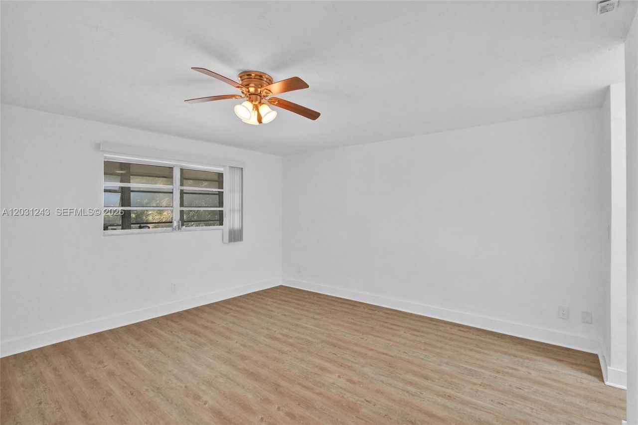 1400 NE 191st St , Unit 343, Miami, FL 33179 Photo