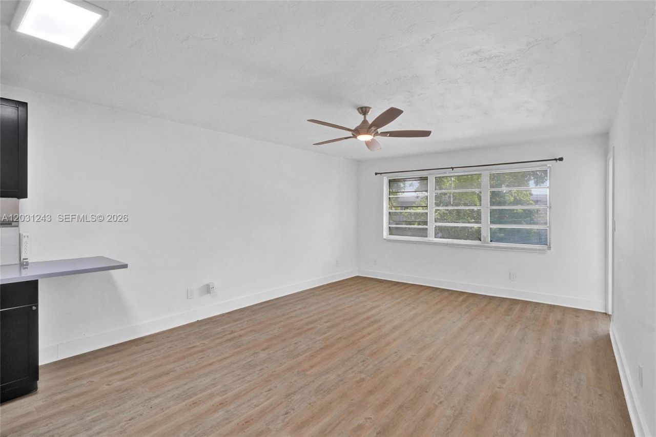 1400 NE 191st St , Unit 343, Miami, FL 33179 Photo