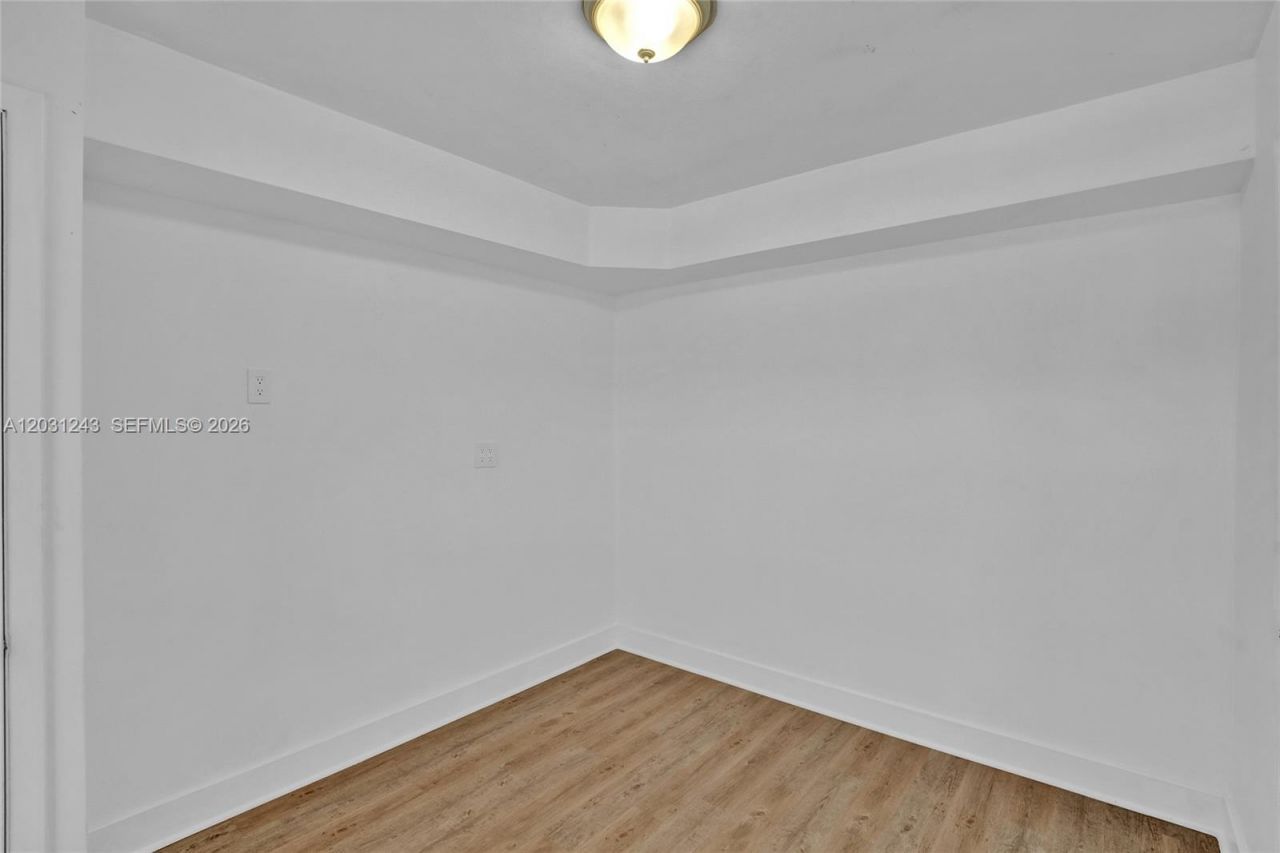 1400 NE 191st St , Unit 343, Miami, FL 33179 Photo
