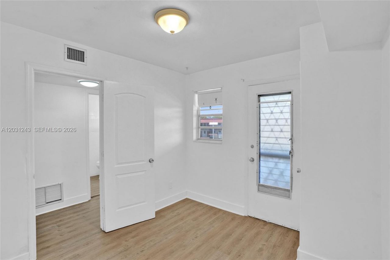 1400 NE 191st St , Unit 343, Miami, FL 33179 Photo
