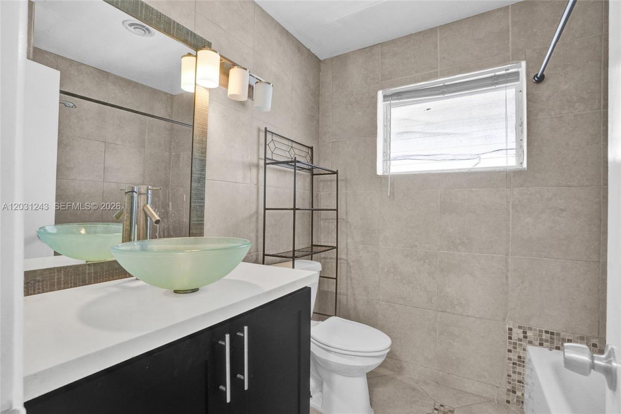 1400 NE 191st St , Unit 343, Miami, FL 33179 Photo