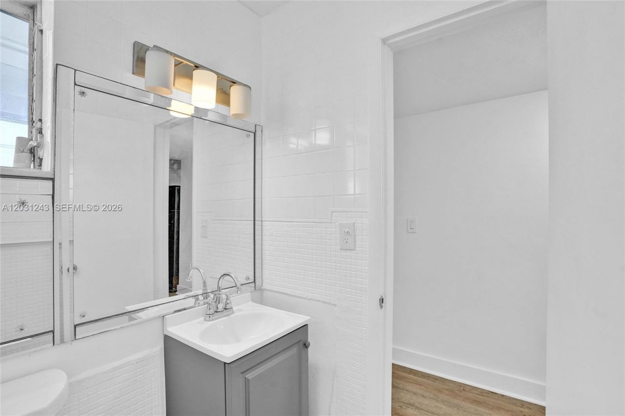 1400 NE 191st St , Unit 343, Miami, FL 33179 Photo