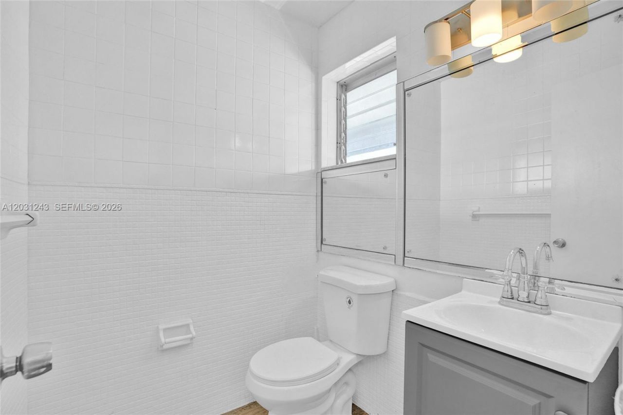 1400 NE 191st St , Unit 343, Miami, FL 33179 Photo