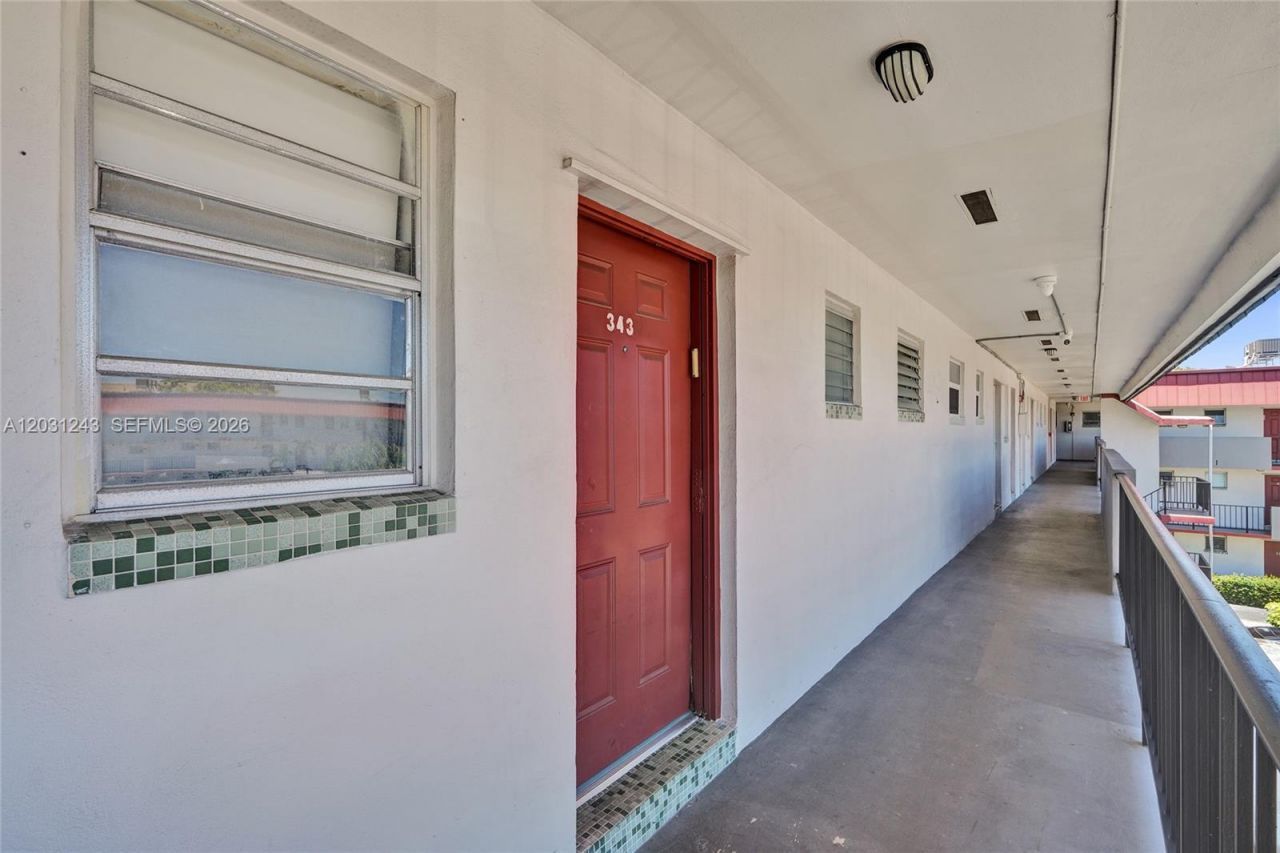 1400 NE 191st St , Unit 343, Miami, FL 33179 Photo