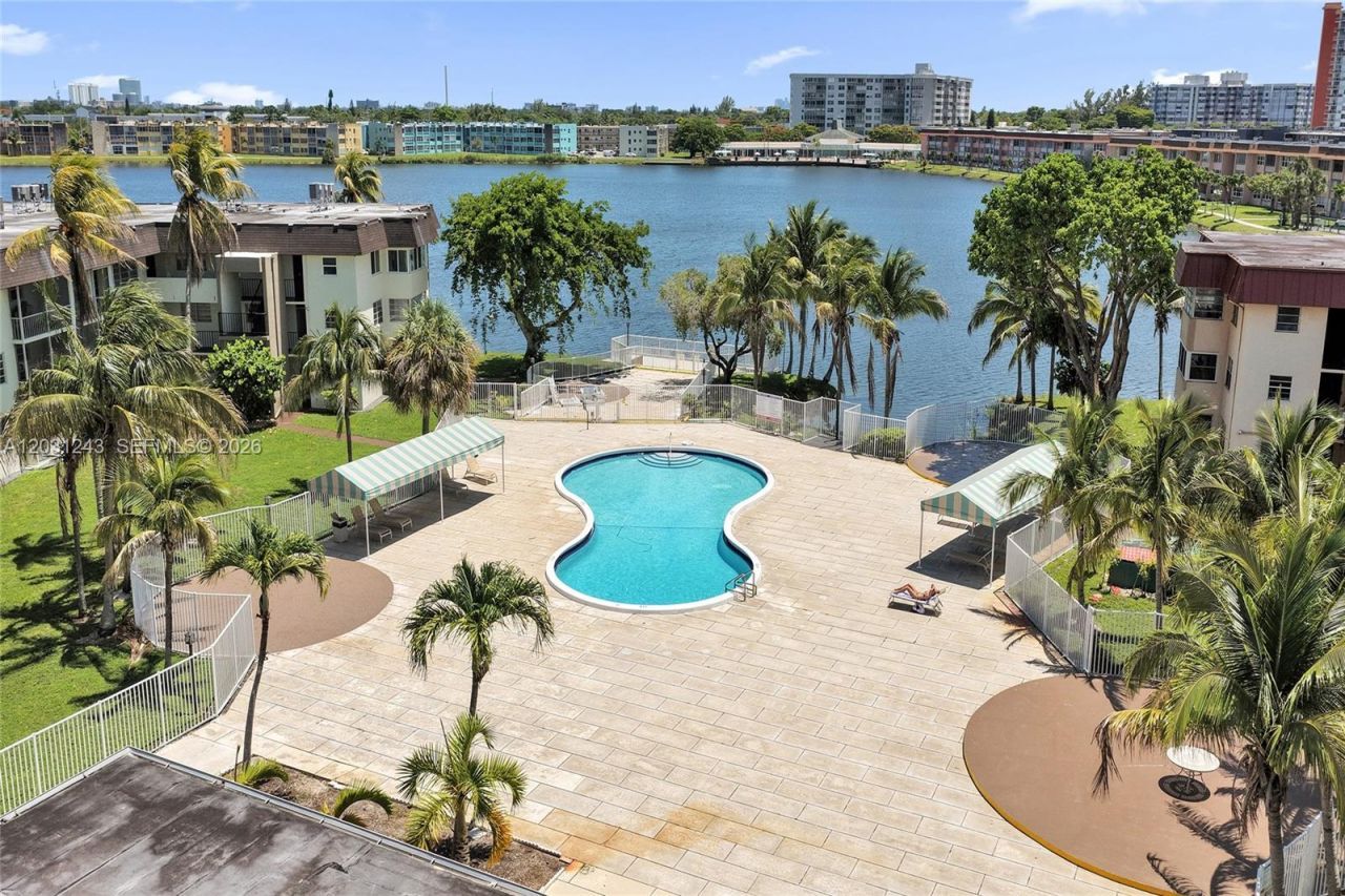 1400 NE 191st St , Unit 343, Miami, FL 33179 Photo