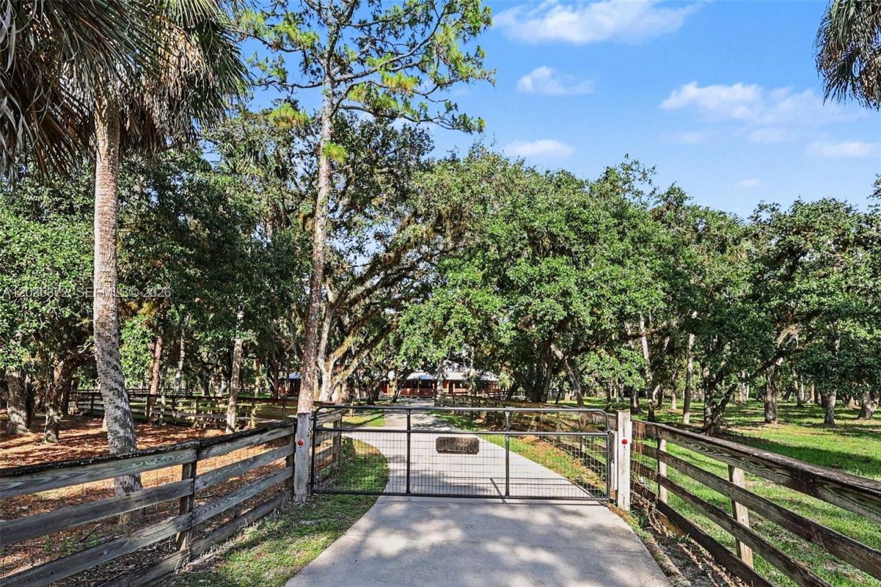 2291 Secretariat Drive , Labelle, FL 33935 Photo