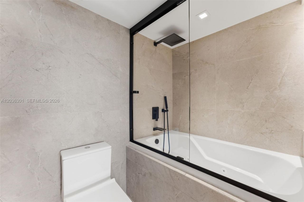 801 N Venetian Dr, Unit 308, Miami, FL 33139 Photo