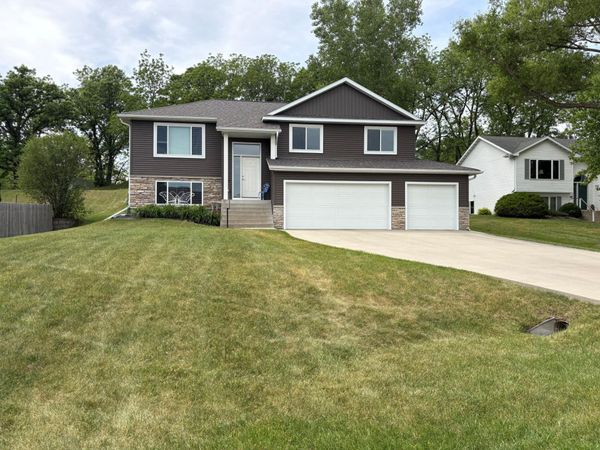 2515 Elmcroft Drive SW, Rochester, MN 55902
