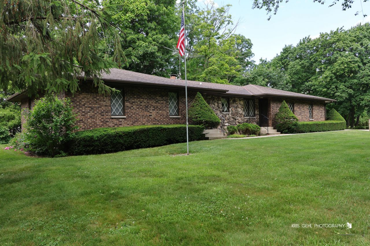 10639 W Circle Drive, Beach Park, IL 60099 Main Photo