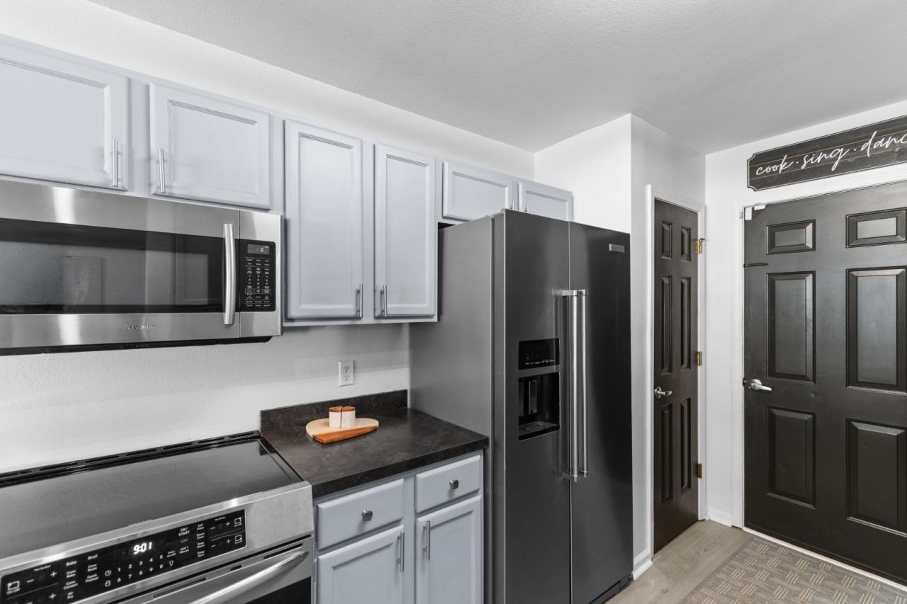 4057 Blackwolf Dr. Photo 8