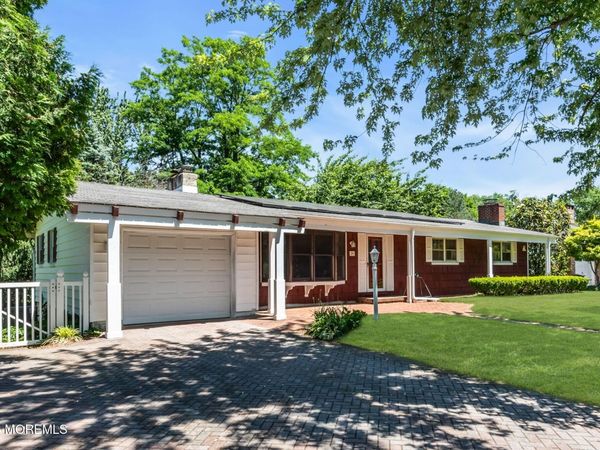 39 Court Drive, Shrewsbury Boro, NJ 07702