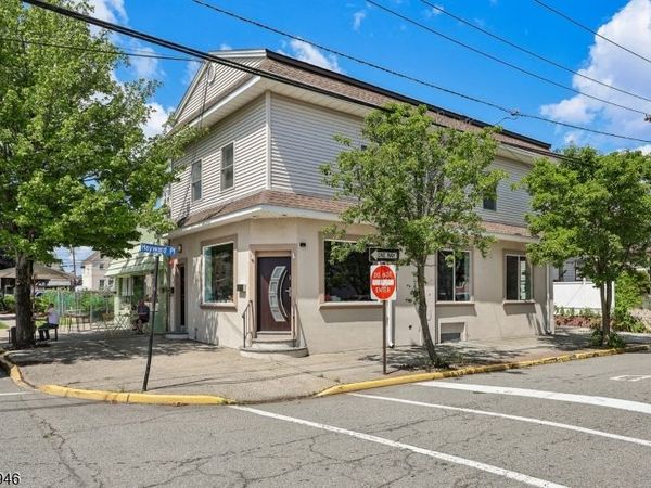 63 Union Blvd, Wallington, NJ 07057