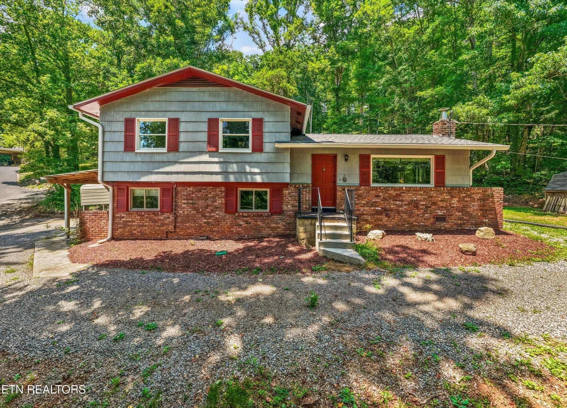 410 Sherwood Estates Circle, Clinton, TN 37716 Main Photo