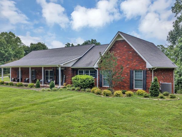 398 N Hummingbird Ln , Dickson, TN 37055