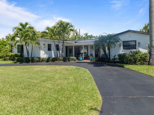 711 SW 27th Way, Boynton Beach, FL 33435
