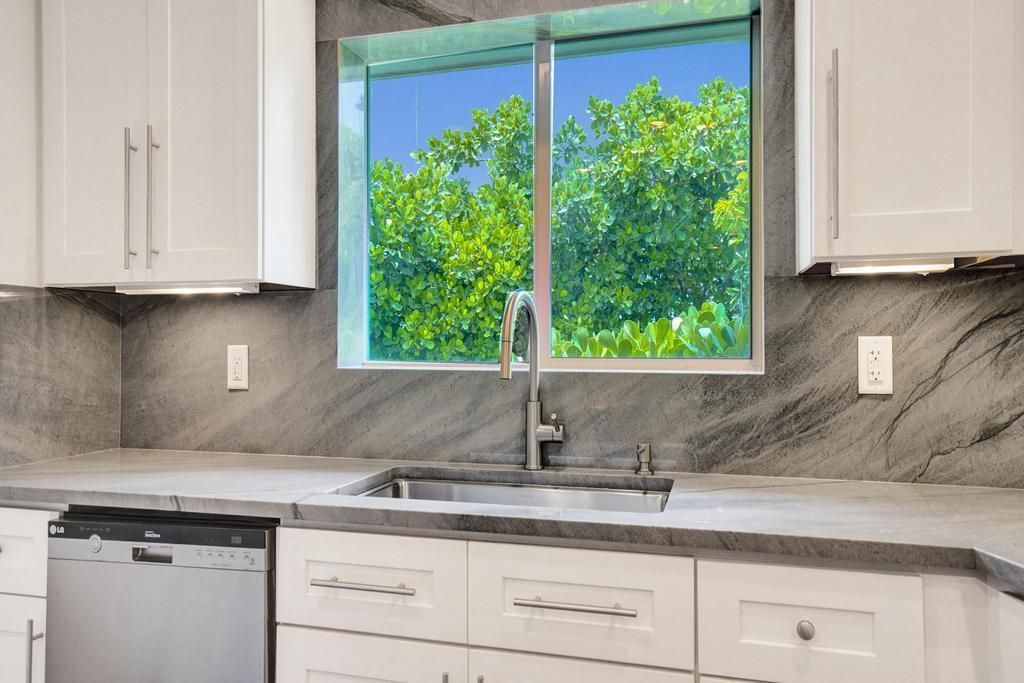 5 Gatehouse Road, Sea Ranch Lakes, FL 33308 Photo