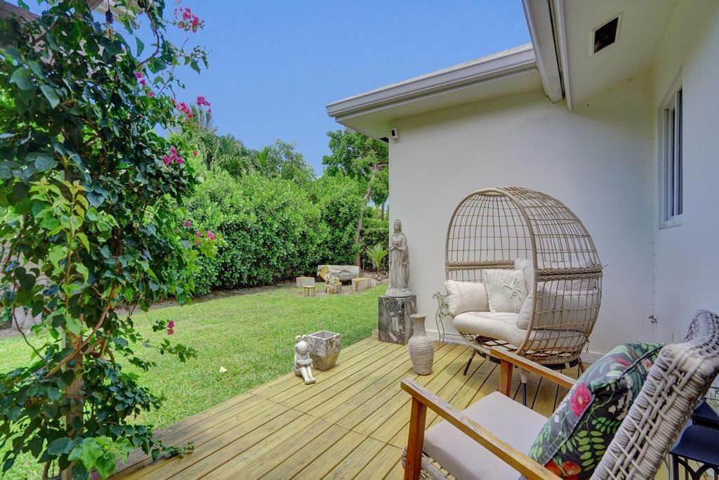 5 Gatehouse Road, Sea Ranch Lakes, FL 33308 Photo