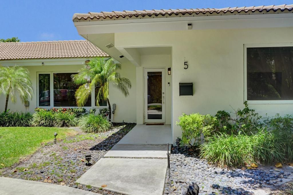 5 Gatehouse Road, Sea Ranch Lakes, FL 33308 Photo
