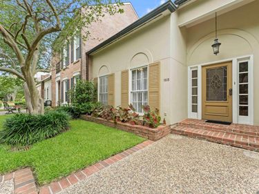 16 Jamestowne Ct, Unit #B, Baton Rouge, LA 70809