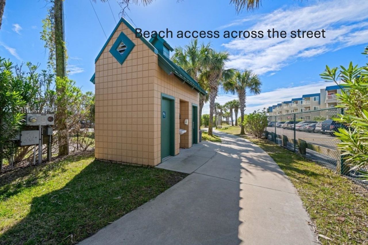 9661 Shore Dr. Photo 15