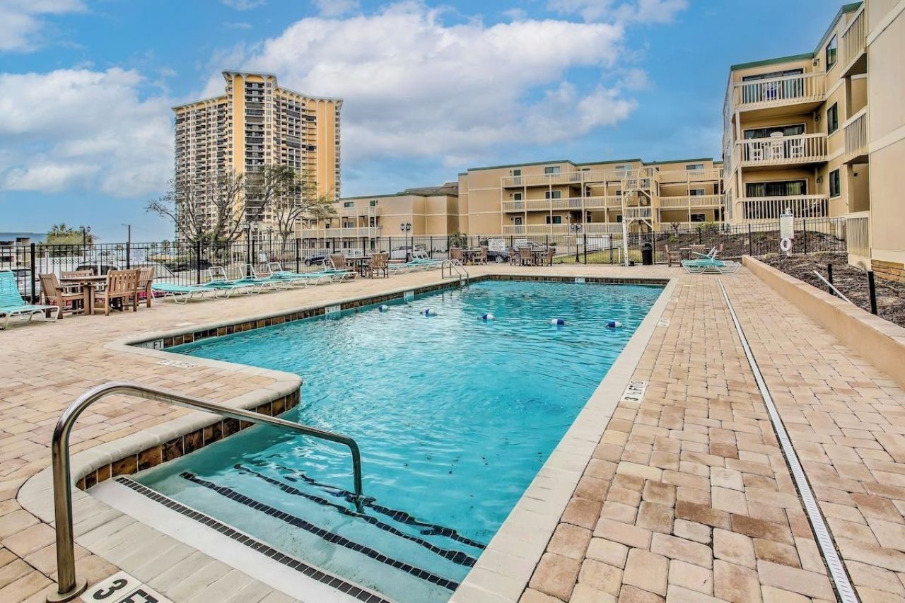 9661 Shore Dr. Photo 17