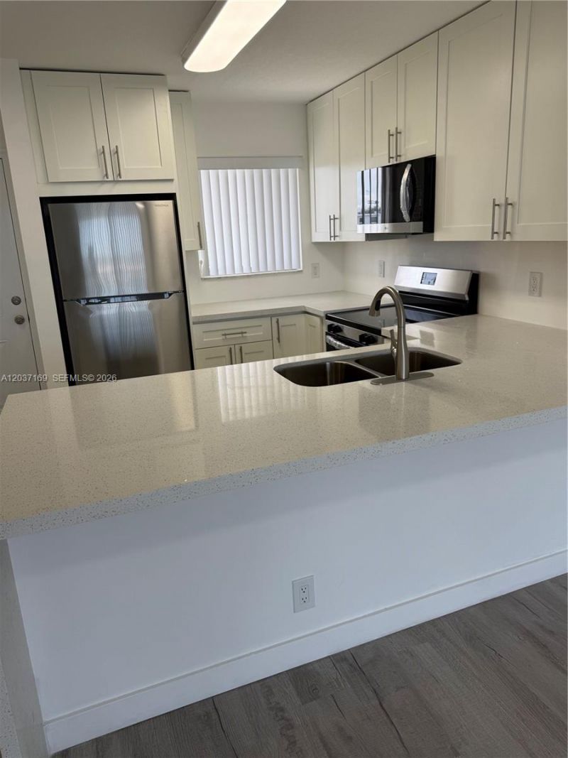 8710 N Sherman Cir, Unit 506, Miramar, FL 33025 Photo