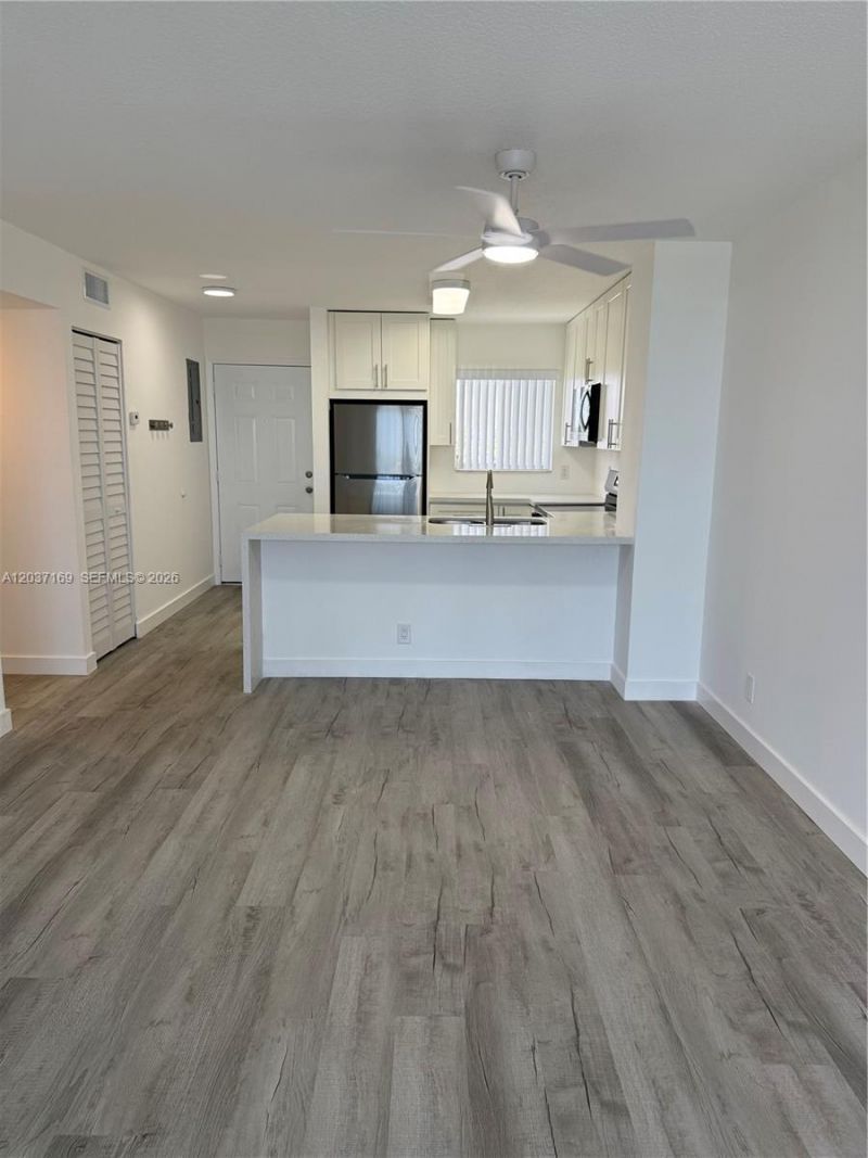 8710 N Sherman Cir, Unit 506, Miramar, FL 33025 Photo