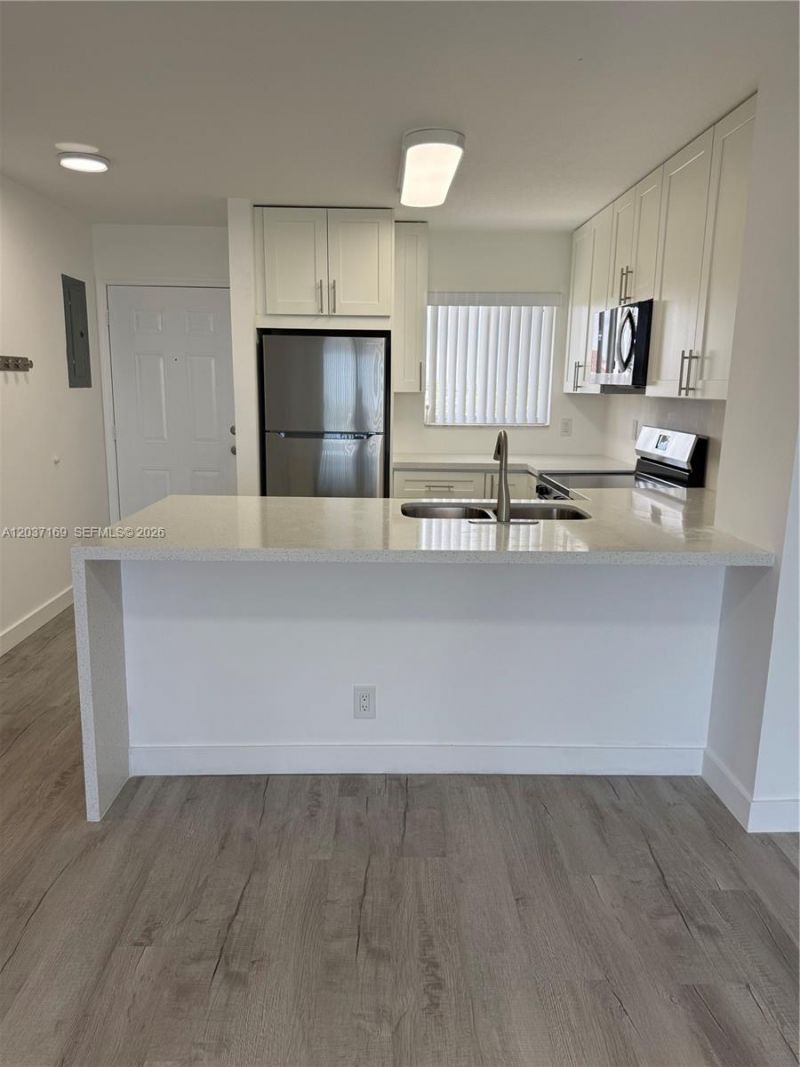8710 N Sherman Cir, Unit 506, Miramar, FL 33025 Photo